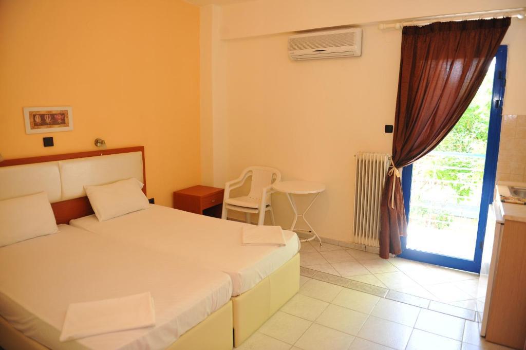 Eleni 2* Paralia Dionisiou